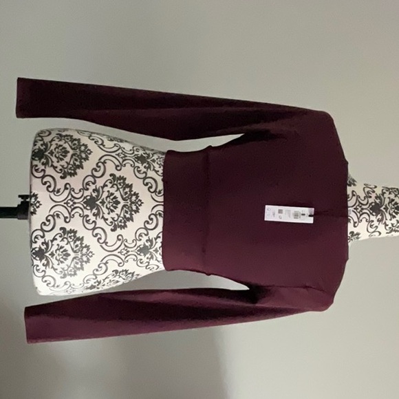 Garage BNWT Burgundy Long Sleeve Athletic Crop top - Picture 2 of 5